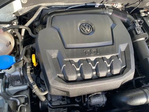 Used 2022 Volkswagen Passat 2.0T image 20