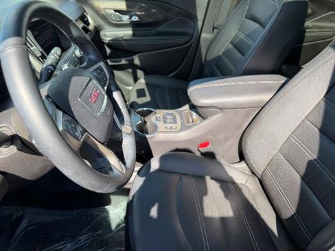 Used 2024 GMC Terrain Denali w/ Denali Premium Package AWD/4WD image 10