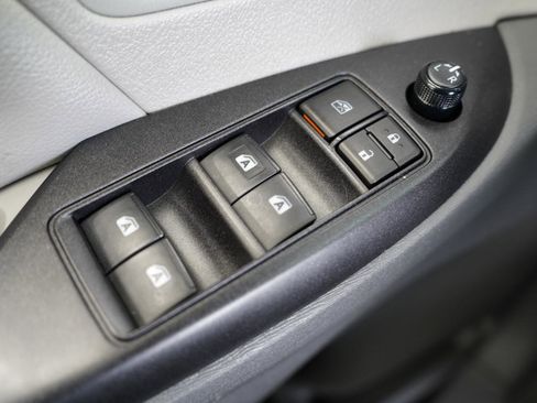 Used 2020 Toyota Sienna L image 28