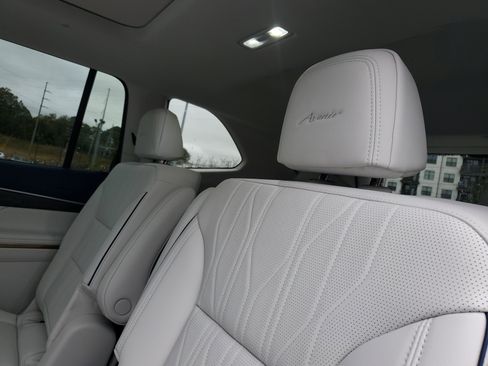 New 2026 Buick Enclave Avenir w/ Super Cruise Package image 9