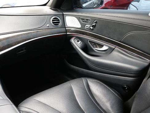 Used 2016 Mercedes-Benz S 550 Sedan image 19