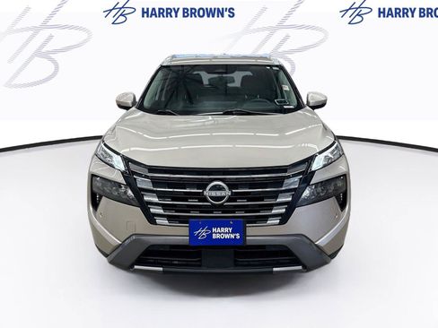 Used 2024 Nissan Rogue SL AWD/4WD image 6