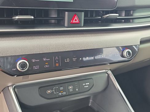 New 2026 Kia Carnival EX FWD image 26