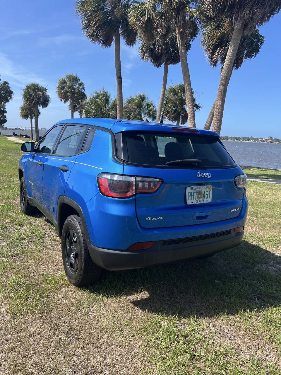 Used 2020 Jeep Compass Sport AWD/4WD image 3