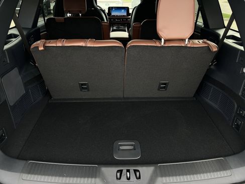 New 2025 Lincoln Aviator Reserve w/ Luxury Package image 29