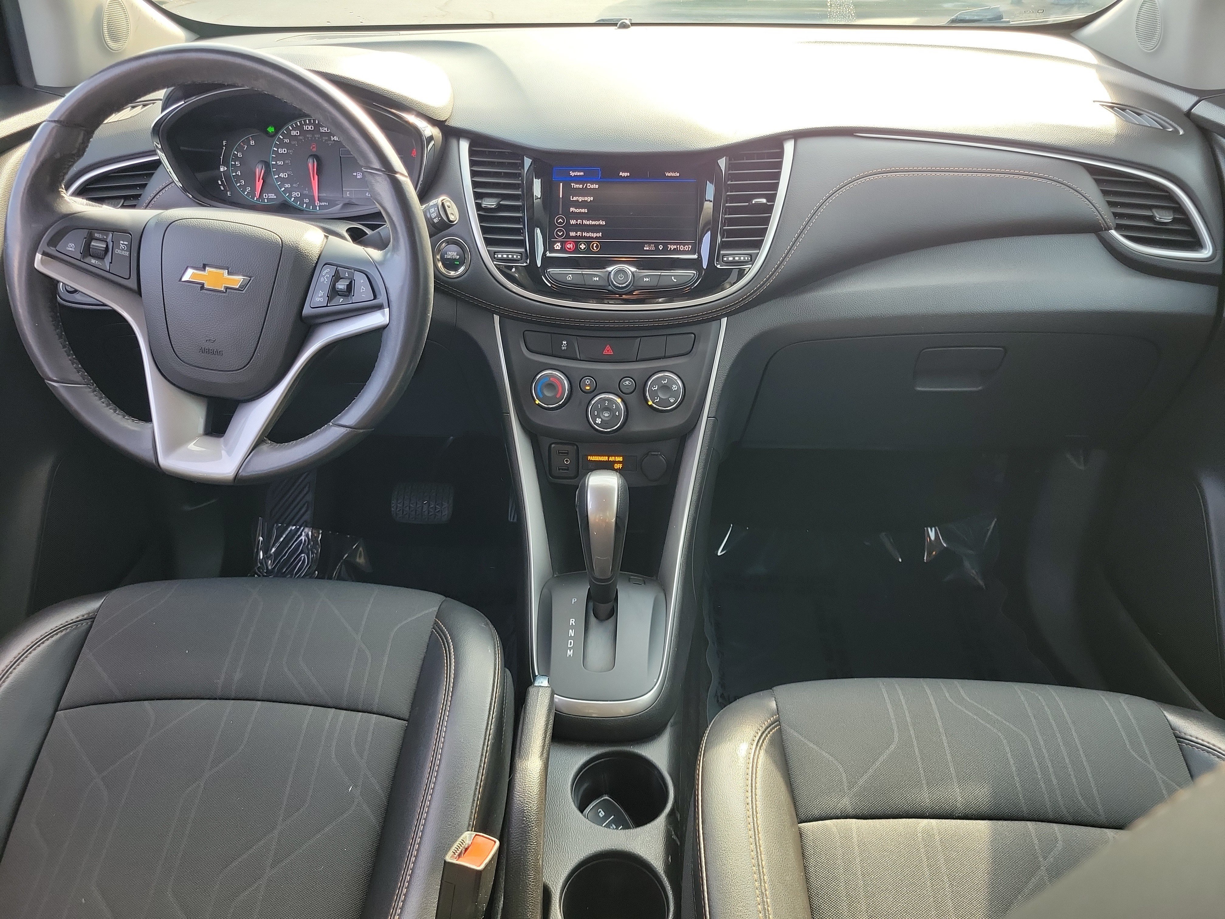 Used 2020 Chevrolet Trax LT w/ LT Convenience Package FWD image 9