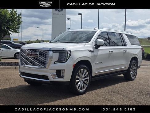 Used 2022 GMC Yukon XL Denali w/ Denali Ultimate Package AWD/4WD image 1