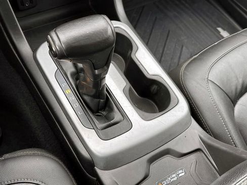 Used 2019 Chevrolet Colorado ZR2 image 24