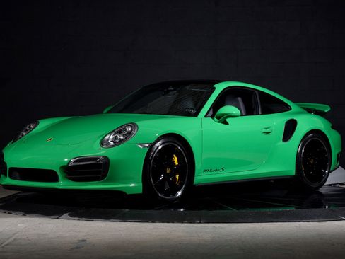 Used 2015 Porsche 911 Turbo S image 2