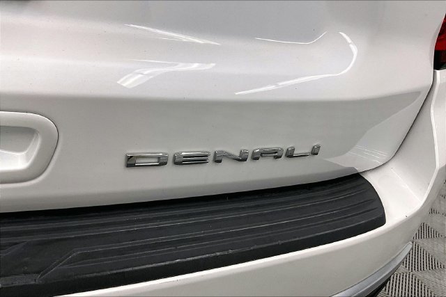 Used 2023 GMC Yukon XL Denali w/ Advanced Technology Package AWD/4WD image 9