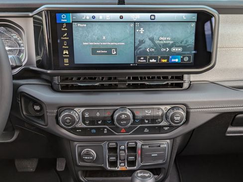 Used 2025 Jeep Wrangler Sahara AWD/4WD image 25