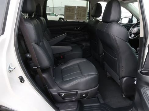 Certified 2025 Subaru Ascent Bronze Edition w/ Popular Package #2 image 37