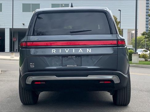 Used 2025 Rivian R1S Adventure AWD/4WD image 4