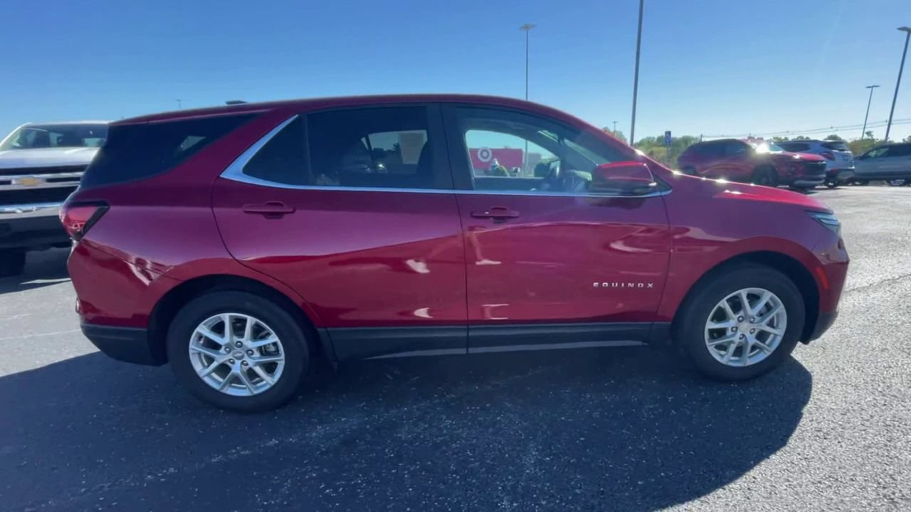 Used 2023 Chevrolet Equinox LT FWD image 2