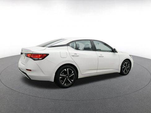 Used 2025 Nissan Sentra SV FWD image 11