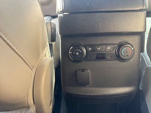 Used 2015 Ford Explorer XLT w/ Equipment Group 202B AWD/4WD image 39