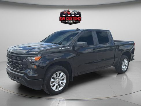 Used 2025 Chevrolet Silverado 1500 Custom AWD/4WD image 3