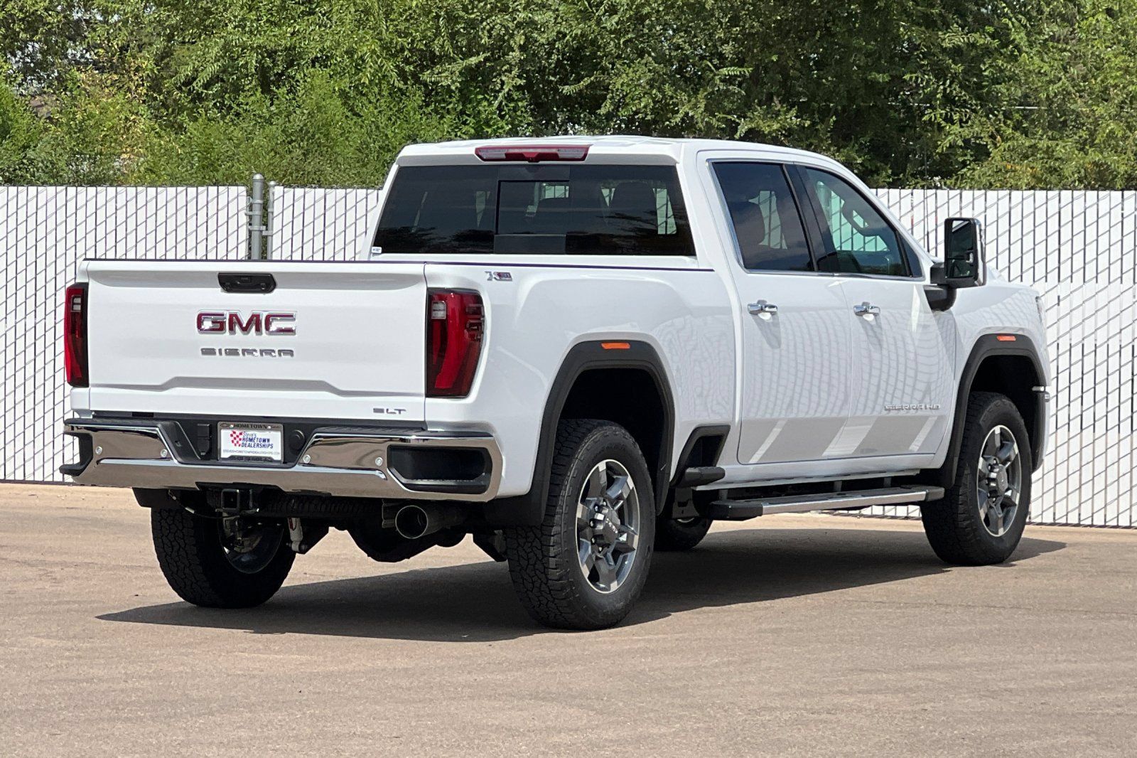 New 2026 GMC Sierra 2500 SLT w/ SLT Premium Package AWD/4WD image 4
