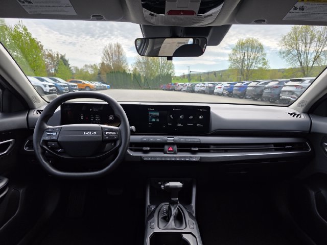 New 2026 Kia K4 FWD image 17