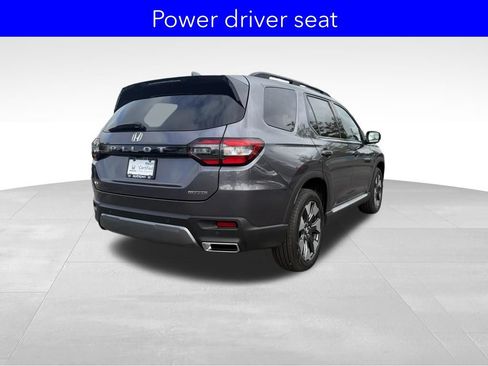 Certified 2026 Honda Pilot Touring image 10