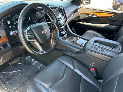 Used 2017 Cadillac Escalade ESV Premium Luxury RWD image 26