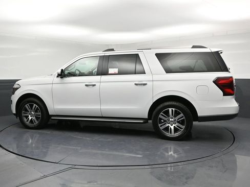 Used 2022 Ford Expedition Max Limited image 31