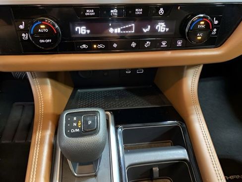 Certified 2022 Nissan Pathfinder Platinum w/ Cargo Package AWD/4WD image 19