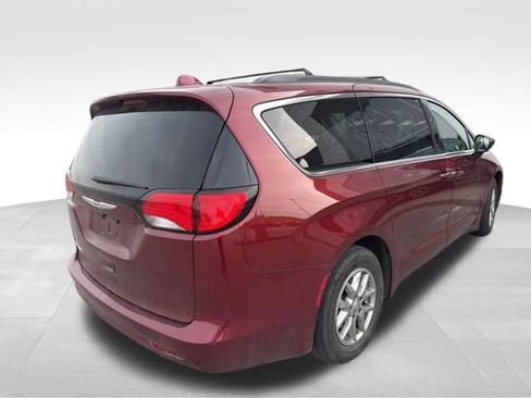 Used 2020 Chrysler Voyager Lxi image 4