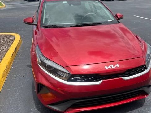 Used 2024 Kia Forte LXS w/ LXS Technology Package FWD image 3