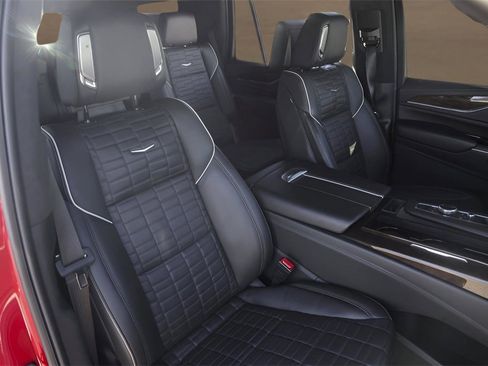 Used 2024 Cadillac Escalade Sport Platinum w/ Heavy-Duty Trailer Package image 33