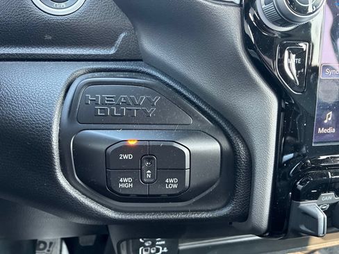 Used 2026 RAM 2500 Laramie AWD/4WD image 15