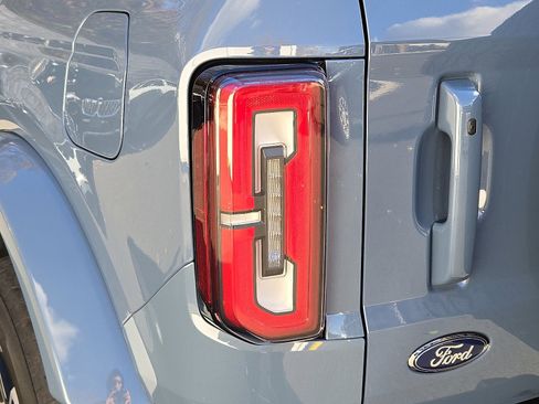 Used 2023 Ford Bronco Outer Banks image 10