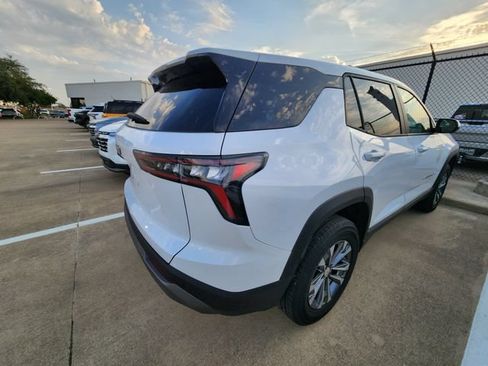 Used 2026 Chevrolet Equinox LT FWD image 6