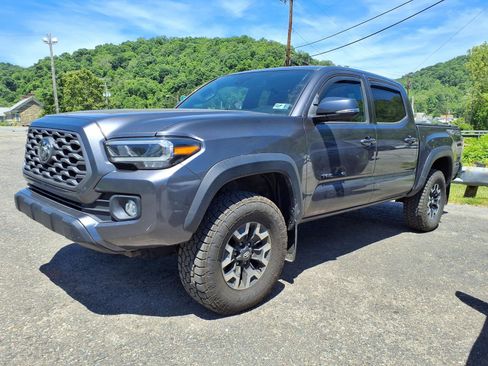 Used 2021 Toyota Tacoma TRD Off-Road w/ Technology Package AWD/4WD image 1