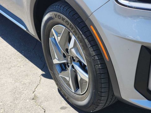 Used 2022 Kia Sorento S FWD image 12