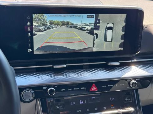Certified 2024 Kia Carnival SX Prestige FWD image 27