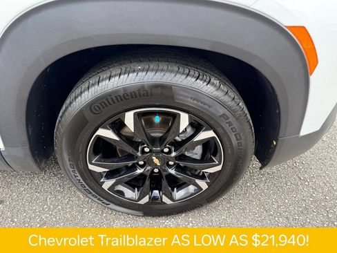 Used 2023 Chevrolet TrailBlazer LT FWD image 33