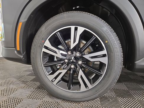 New 2026 Mitsubishi Eclipse Cross SE image 32