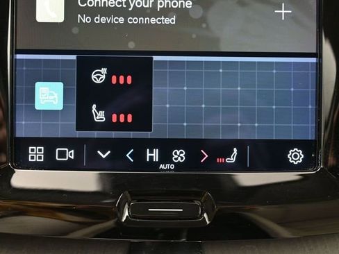 Used 2023 Volvo XC60 B5 Plus w/ Climate Package image 22