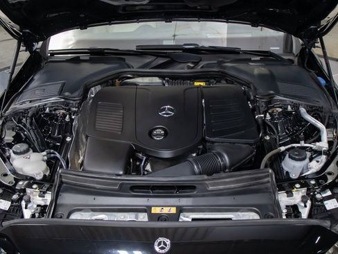 Certified 2022 Mercedes-Benz C 300 4MATIC Sedan image 5