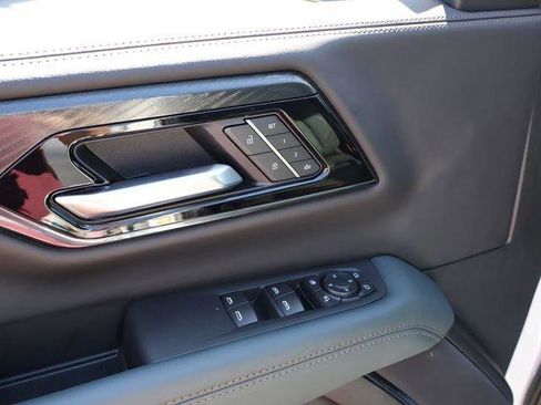 New 2026 GMC Yukon XL AT4 w/ AT4 Premium Plus Package AWD/4WD image 20