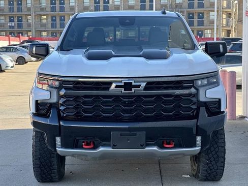 Used 2023 Chevrolet Silverado 1500 ZR2 w/ Technology Package AWD/4WD image 8