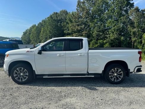 Used 2023 Chevrolet Silverado 1500 LT AWD/4WD image 4