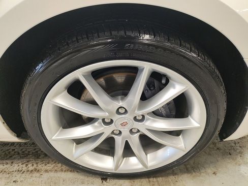 Used 2013 Cadillac XTS Premium image 4