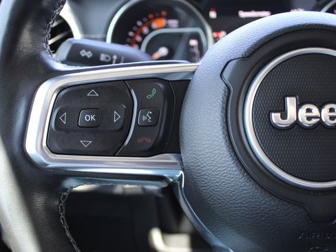 Used 2021 Jeep Wrangler Unlimited Sahara w/ Uconnect 4C Nav & Sound Group AWD/4WD image 32