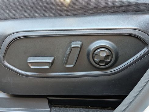 Used 2024 Jeep Grand Cherokee L Laredo image 20