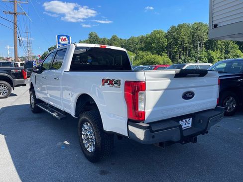 Used 2018 Ford F250 XLT w/ XLT Premium Package AWD/4WD image 6