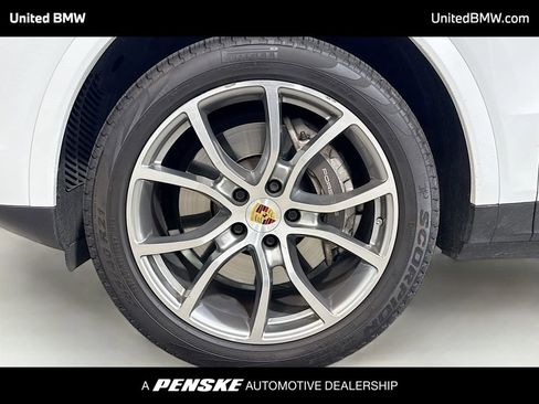 Used 2021 Porsche Cayenne image 2