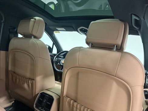 Certified 2026 Porsche Macan AWD/4WD image 23