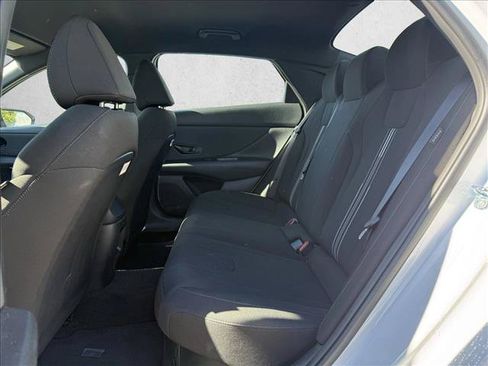 Certified 2025 Hyundai Elantra SEL FWD image 16